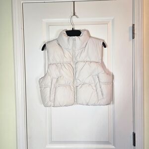 Divided Light Beige Cropped Puffer Vest With Pockets